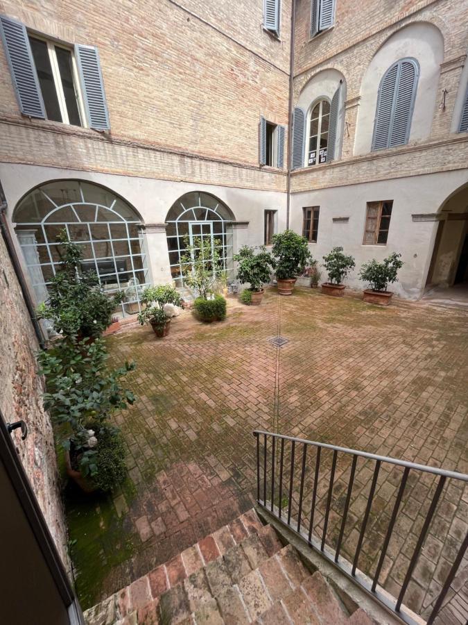 La Corte Affittacamere Foligno Exterior photo